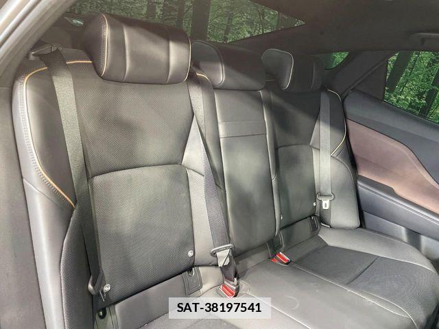 Toyota Crown Crossover 2023-06 7783752-8