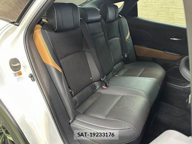 Toyota Crown Crossover 2023-01 7783753-9