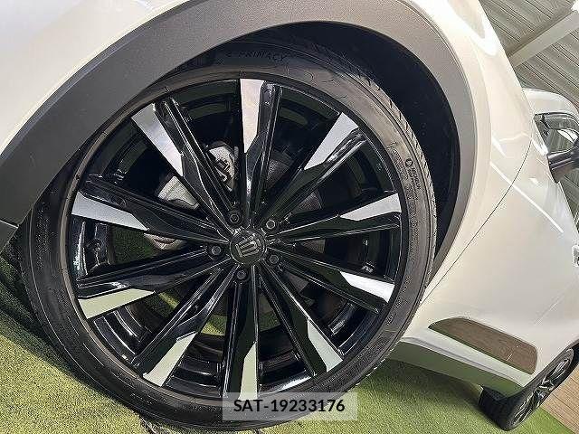 Toyota Crown Crossover 2023-01 7783753-11