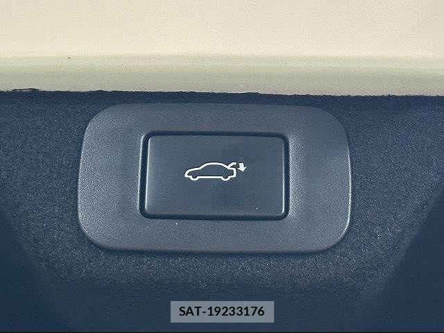 Toyota Crown Crossover 2023-01 7783753-13