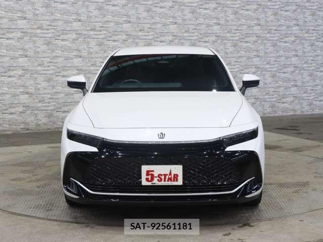 Toyota Crown Crossover 2023-01 7783726-10
