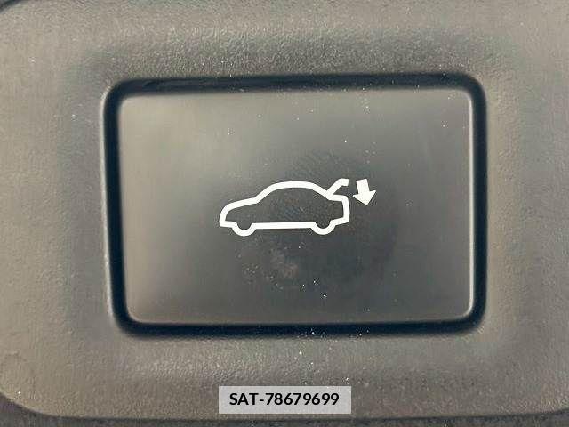 Toyota Crown Crossover 2022-11 7783740-6