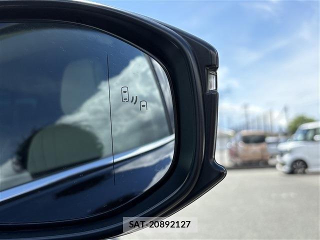 Toyota Crown Crossover 2023-03 7875868-11