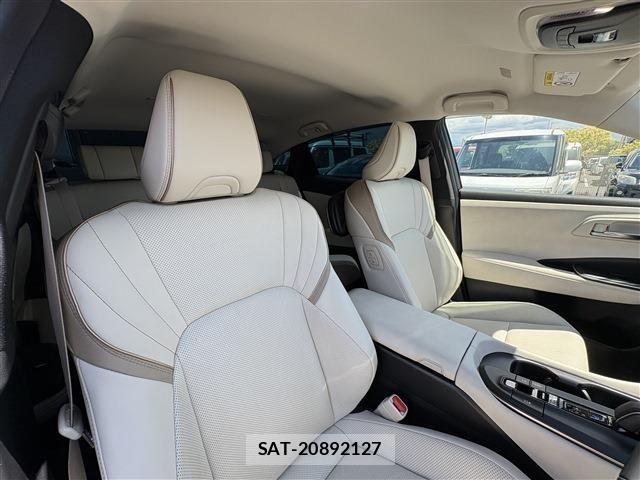 Toyota Crown Crossover 2023-03 7875868-13