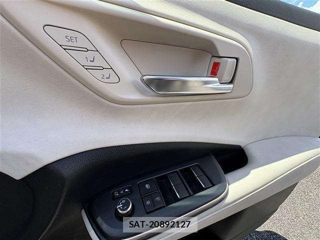 Toyota Crown Crossover 2023-03 7875868-16