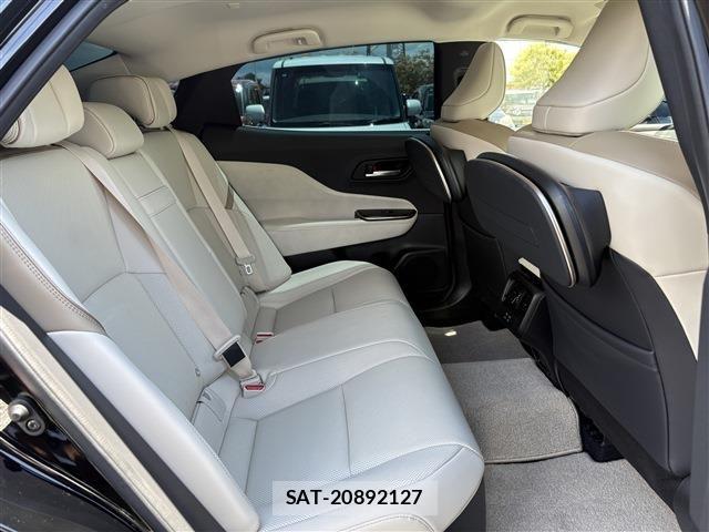 Toyota Crown Crossover 2023-03 7875868-17