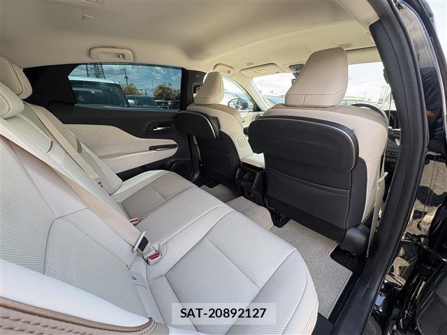 Toyota Crown Crossover 2023-03 7875868-19