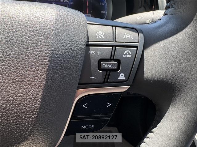 Toyota Crown Crossover 2023-03 7875868-27