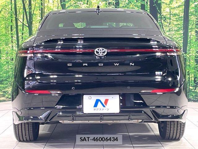 Toyota Crown Crossover 2022-10 7875875-14