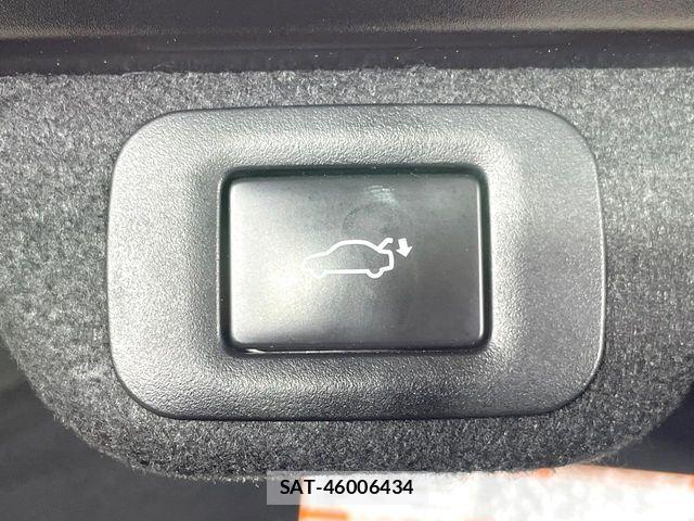 Toyota Crown Crossover 2022-10 7875875-5
