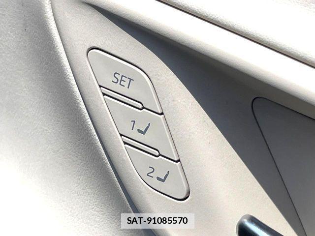 Toyota Crown Crossover 2023-03 7875871-9