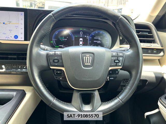 Toyota Crown Crossover 2023-03 7875871-11
