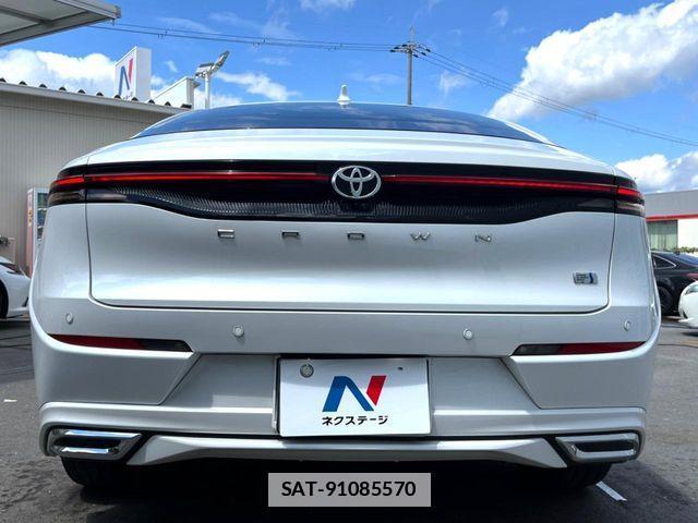 Toyota Crown Crossover 2023-03 7875871-16