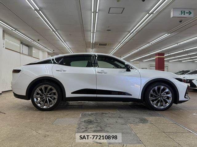 Toyota Crown Crossover 2023-08 7875872-14