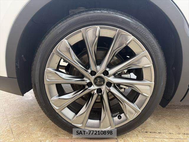 Toyota Crown Crossover 2023-08 7875872-23