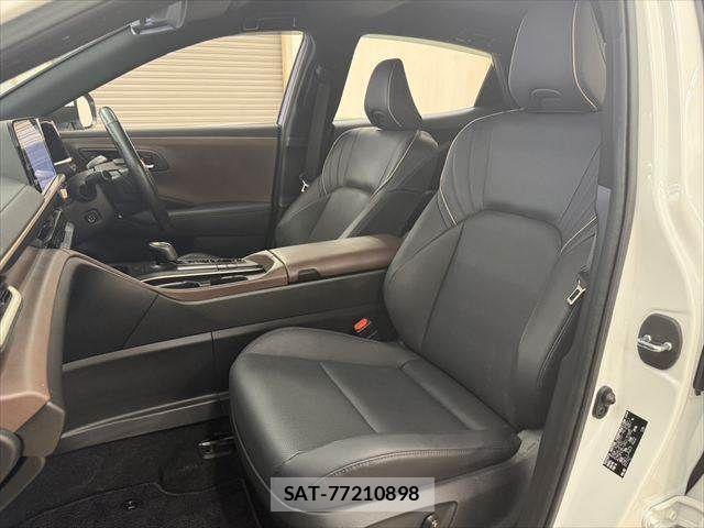 Toyota Crown Crossover 2023-08 7875872-28