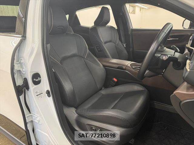 Toyota Crown Crossover 2023-08 7875872-6