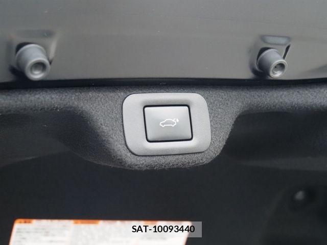 Toyota Crown Crossover 2023-02 7875870-14