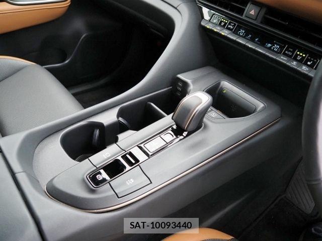 Toyota Crown Crossover 2023-02 7875870-27