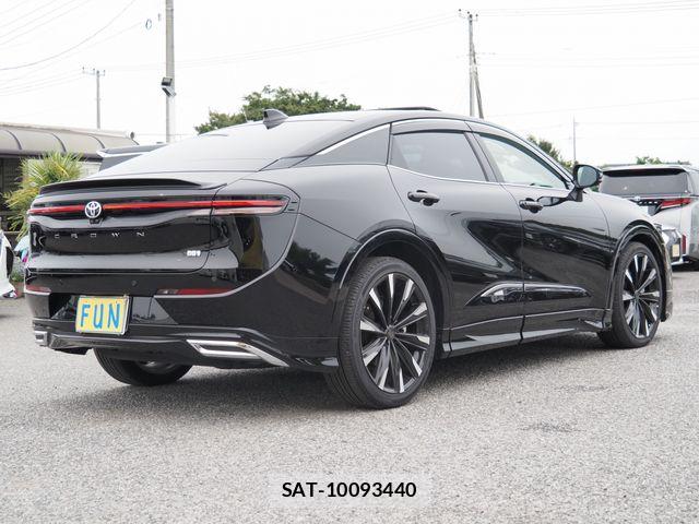 Toyota Crown Crossover 2023-02 7875870-4