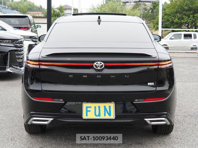Toyota Crown Crossover 2023-02 7875870-6