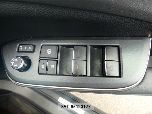 Toyota Crown Crossover 2024-01 7875869-24