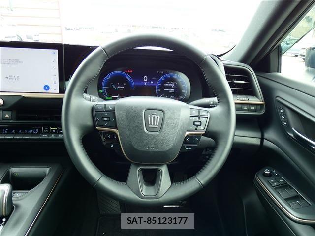 Toyota Crown Crossover 2024-01 7875869-2