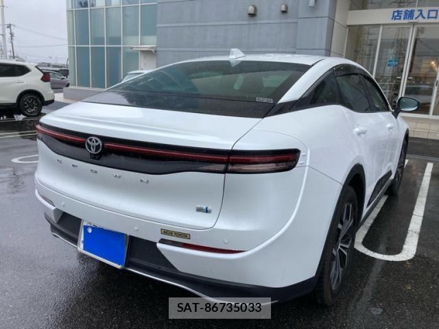 Toyota Crown Crossover 2023-01 7902444-3