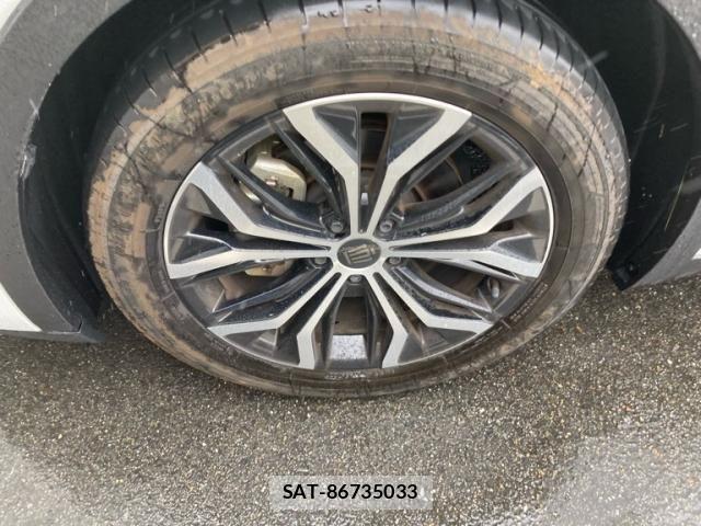 Toyota Crown Crossover 2023-01 7902444-5