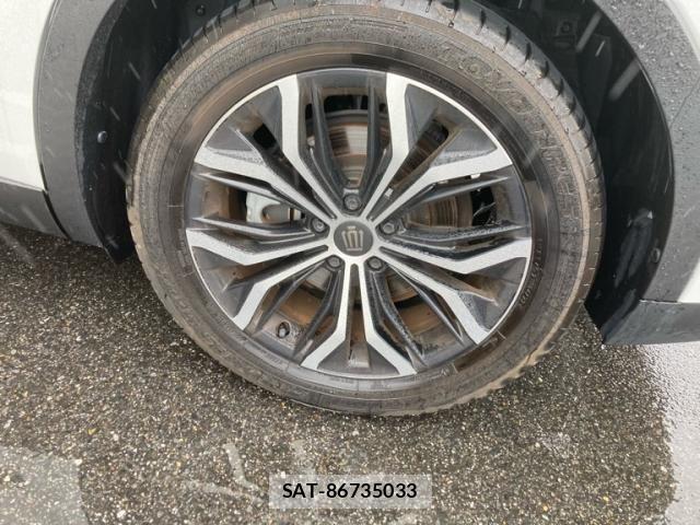 Toyota Crown Crossover 2023-01 7902444-6
