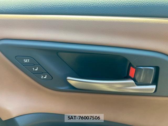 Toyota Crown Crossover 2024-10 7978859-10