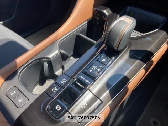 Toyota Crown Crossover 2024-10 7978859-17