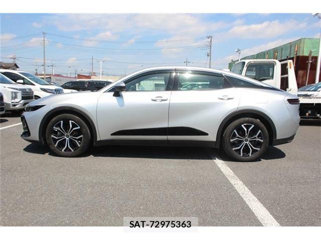 Toyota Crown Crossover 2023-06 7978861-12