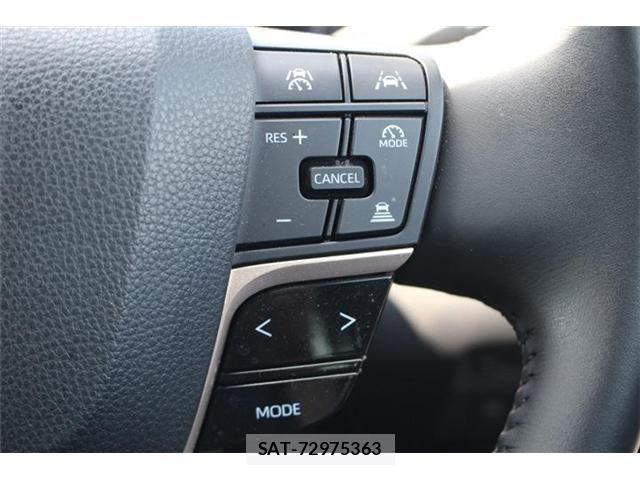 Toyota Crown Crossover 2023-06 7978861-8