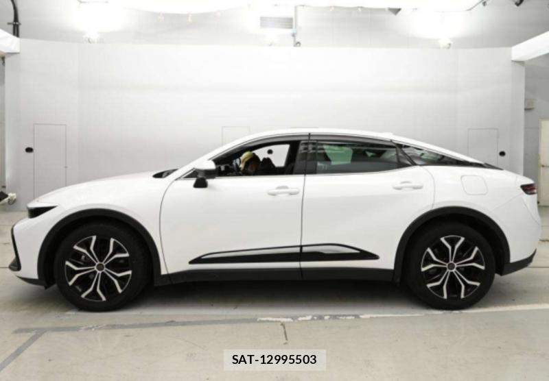 Toyota Crown Crossover 2023-01 8029911-1