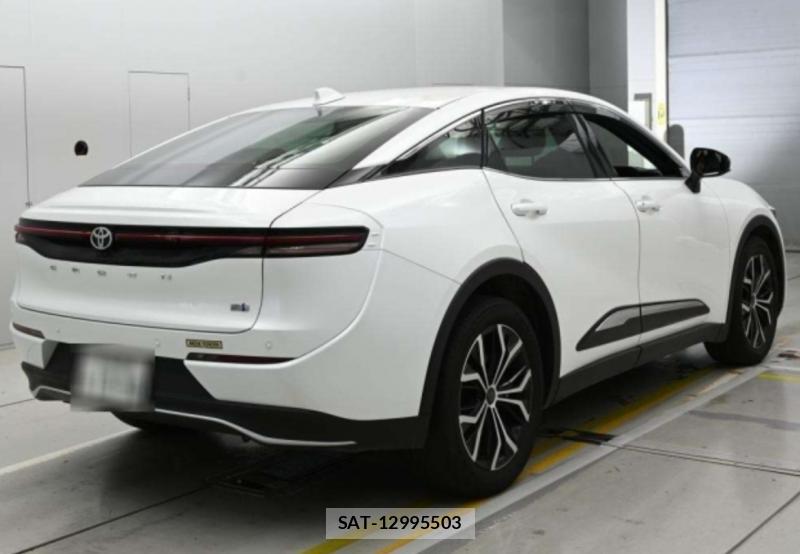Toyota Crown Crossover 2023-01 8029911-4