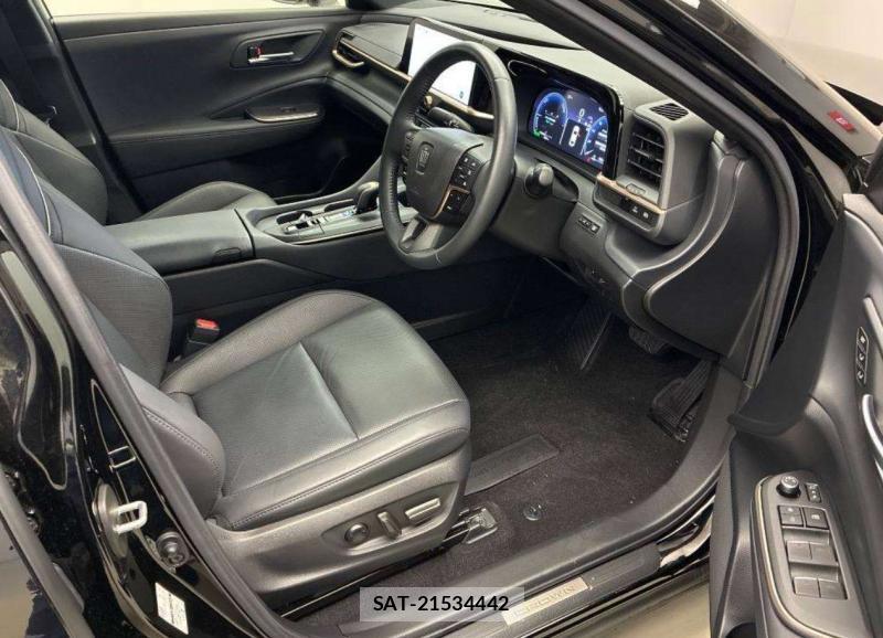Toyota Crown Crossover 2023-10 8029796-5