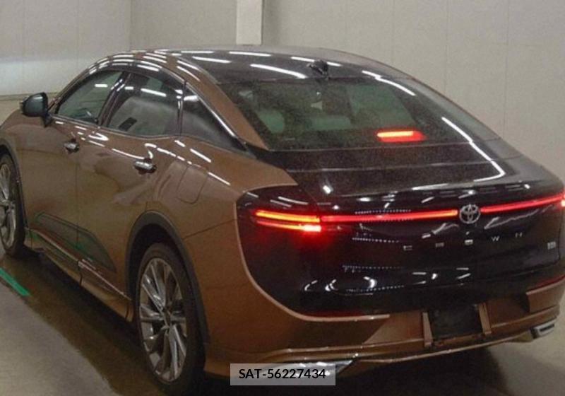 Toyota Crown Crossover 2023-01 8029581-1