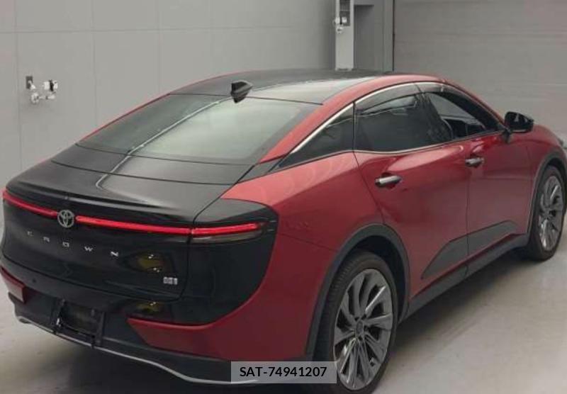 Toyota Crown Crossover 2023-09 8029687-3