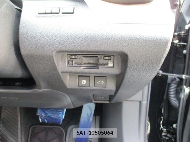 Toyota Crown Crossover 2022-10 8034992-11