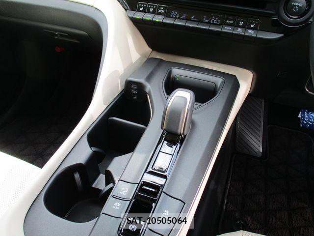 Toyota Crown Crossover 2022-10 8034992-15