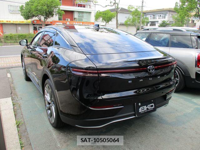 Toyota Crown Crossover 2022-10 8034992-3