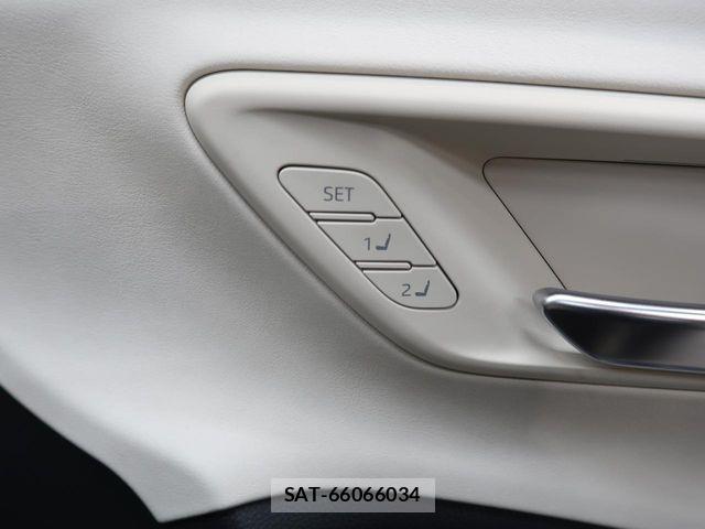 Toyota Crown Crossover 2023-02 8034991-7