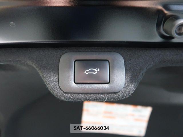 Toyota Crown Crossover 2023-02 8034991-8