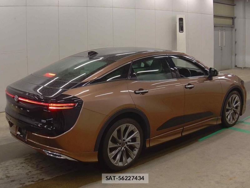 Toyota Crown Crossover 2023-01 8029581-1