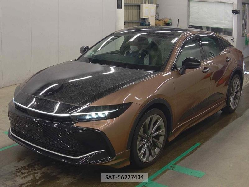 Toyota Crown Crossover 2023-01 8029581-3