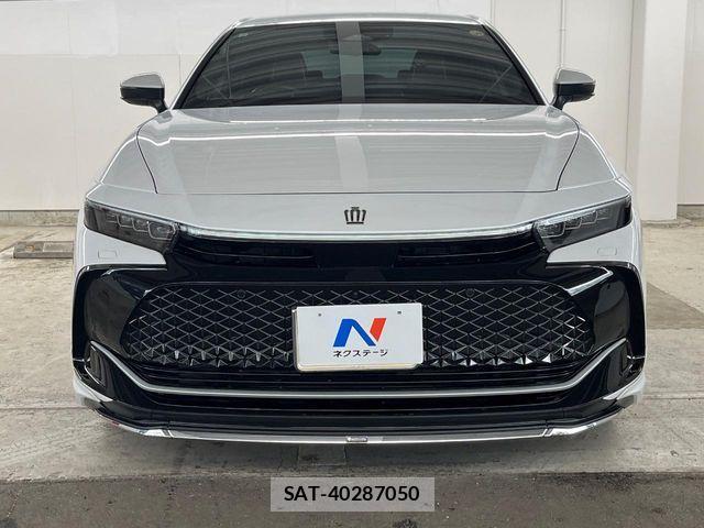 Toyota Crown Crossover 2023-10 8073354-13