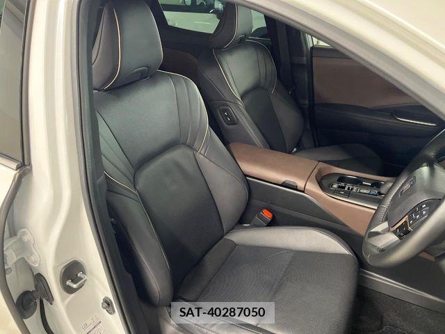 Toyota Crown Crossover 2023-10 8073354-7