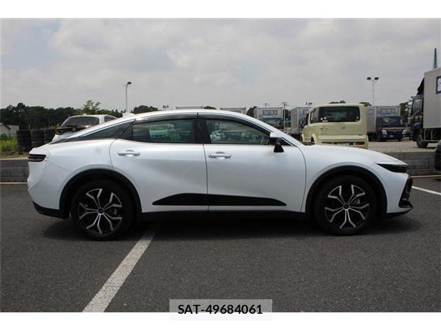 Toyota Crown Crossover 2023-09 8073357-14