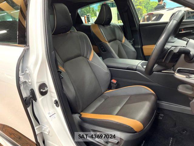 Toyota Crown Crossover 2022-12 8073351-7